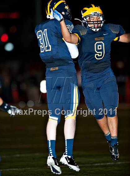 Thumbnail 2 in Bellevue vs. Oaks Christian (Mission Viejo Football Classic) photogallery.