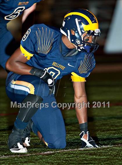 Thumbnail 2 in Bellevue vs. Oaks Christian (Mission Viejo Football Classic) photogallery.