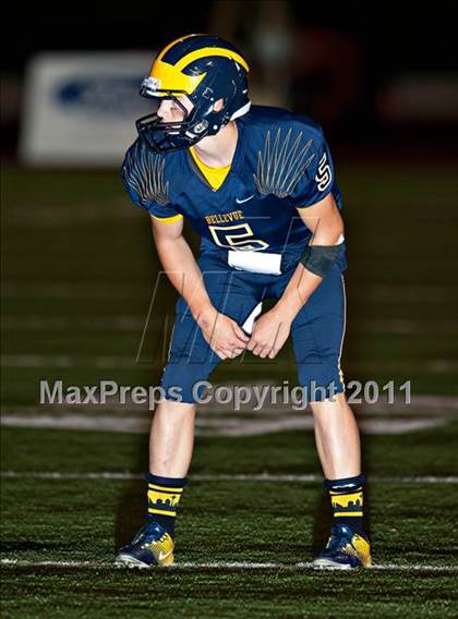 Thumbnail 1 in Bellevue vs. Oaks Christian (Mission Viejo Football Classic) photogallery.