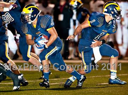 Thumbnail 3 in Bellevue vs. Oaks Christian (Mission Viejo Football Classic) photogallery.