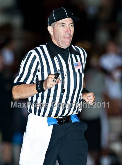 Thumbnail 1 in Bellevue vs. Oaks Christian (Mission Viejo Football Classic) photogallery.