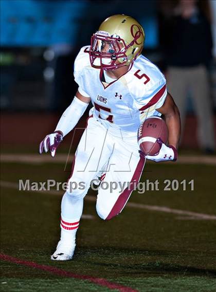 Thumbnail 2 in Bellevue vs. Oaks Christian (Mission Viejo Football Classic) photogallery.