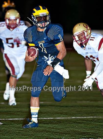 Thumbnail 2 in Bellevue vs. Oaks Christian (Mission Viejo Football Classic) photogallery.