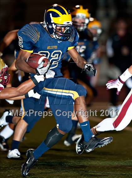 Thumbnail 3 in Bellevue vs. Oaks Christian (Mission Viejo Football Classic) photogallery.