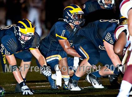 Thumbnail 3 in Bellevue vs. Oaks Christian (Mission Viejo Football Classic) photogallery.