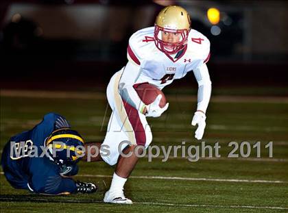 Thumbnail 1 in Bellevue vs. Oaks Christian (Mission Viejo Football Classic) photogallery.