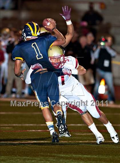 Thumbnail 1 in Bellevue vs. Oaks Christian (Mission Viejo Football Classic) photogallery.
