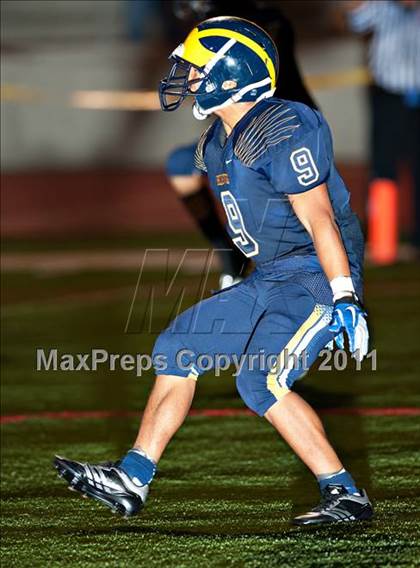 Thumbnail 1 in Bellevue vs. Oaks Christian (Mission Viejo Football Classic) photogallery.