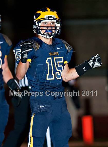 Thumbnail 1 in Bellevue vs. Oaks Christian (Mission Viejo Football Classic) photogallery.