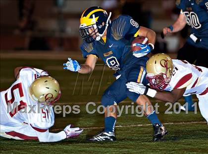 Thumbnail 2 in Bellevue vs. Oaks Christian (Mission Viejo Football Classic) photogallery.