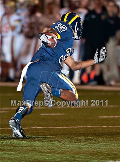 Thumbnail 3 in Bellevue vs. Oaks Christian (Mission Viejo Football Classic) photogallery.