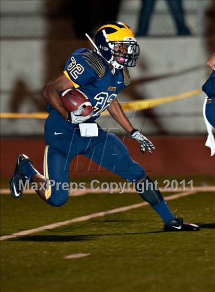 Thumbnail 3 in Bellevue vs. Oaks Christian (Mission Viejo Football Classic) photogallery.