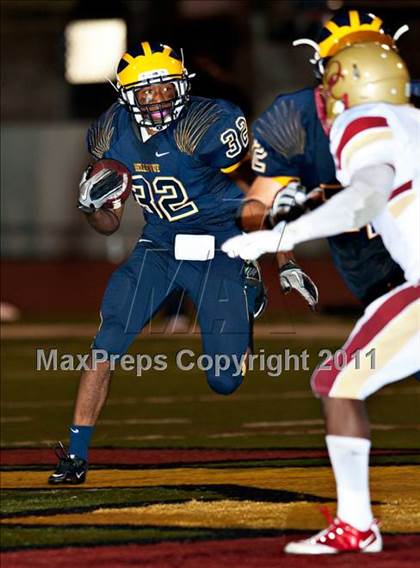 Thumbnail 3 in Bellevue vs. Oaks Christian (Mission Viejo Football Classic) photogallery.