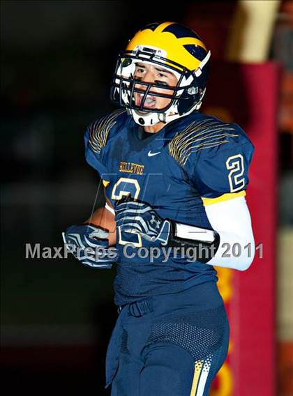 Thumbnail 1 in Bellevue vs. Oaks Christian (Mission Viejo Football Classic) photogallery.