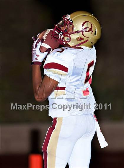 Thumbnail 2 in Bellevue vs. Oaks Christian (Mission Viejo Football Classic) photogallery.