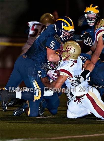 Thumbnail 2 in Bellevue vs. Oaks Christian (Mission Viejo Football Classic) photogallery.