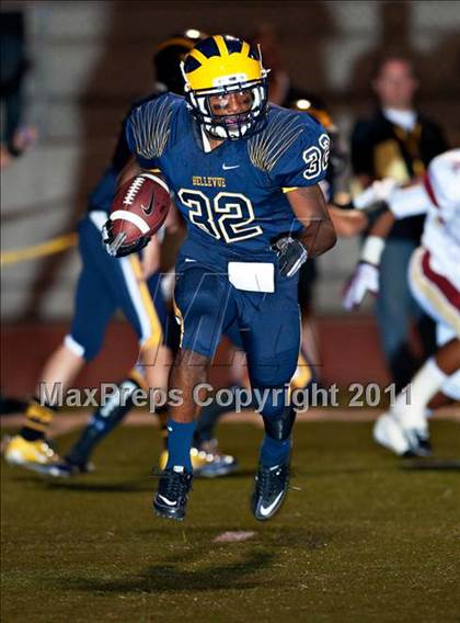 Thumbnail 2 in Bellevue vs. Oaks Christian (Mission Viejo Football Classic) photogallery.