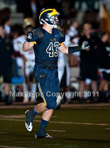 Thumbnail 3 in Bellevue vs. Oaks Christian (Mission Viejo Football Classic) photogallery.