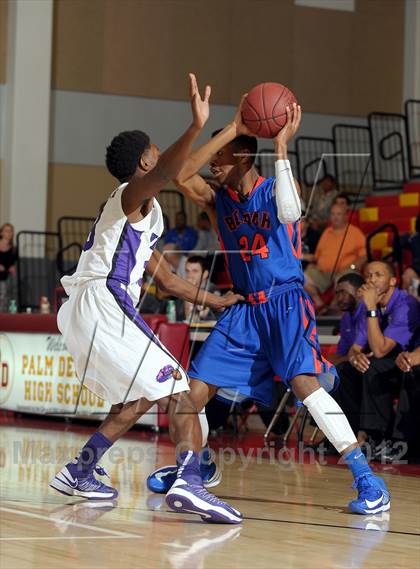 Thumbnail 1 in Miller Grove vs. Rainier Beach (MaxPreps Holiday Classic) photogallery.