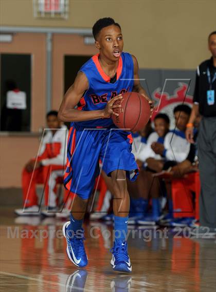 Thumbnail 3 in Miller Grove vs. Rainier Beach (MaxPreps Holiday Classic) photogallery.