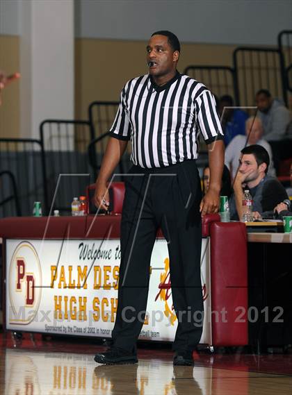 Thumbnail 2 in Miller Grove vs. Rainier Beach (MaxPreps Holiday Classic) photogallery.