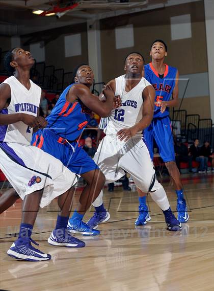 Thumbnail 3 in Miller Grove vs. Rainier Beach (MaxPreps Holiday Classic) photogallery.