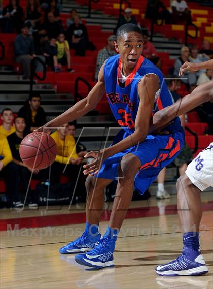 Thumbnail 2 in Miller Grove vs. Rainier Beach (MaxPreps Holiday Classic) photogallery.