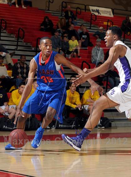 Thumbnail 2 in Miller Grove vs. Rainier Beach (MaxPreps Holiday Classic) photogallery.