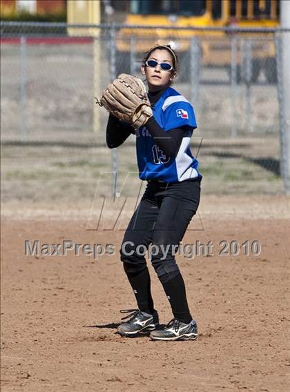 Thumbnail 1 in Saginaw vs. North Crowley (Brewer Tournament) photogallery.