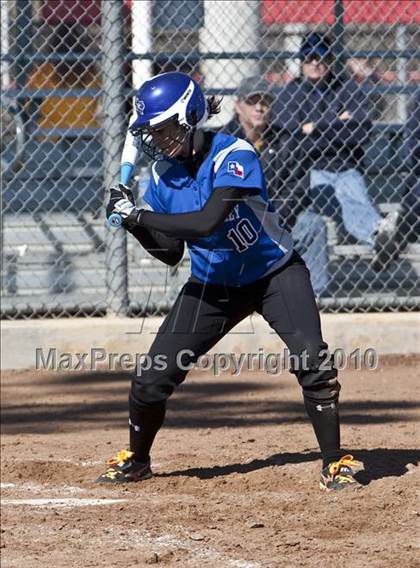 Thumbnail 1 in Saginaw vs. North Crowley (Brewer Tournament) photogallery.