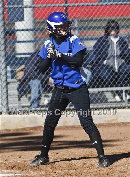 Thumbnail 2 in Saginaw vs. North Crowley (Brewer Tournament) photogallery.