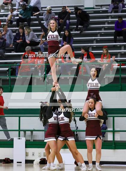 Thumbnail 2 in Wylie vs. Tyler Legacy (UIL 6A Regional Quarterfinal Playoffs) photogallery.