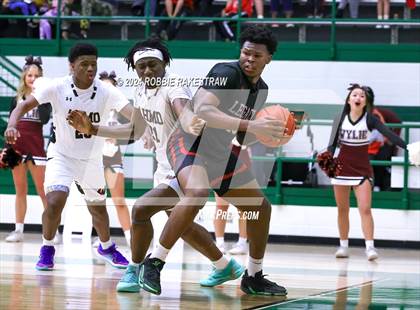 Thumbnail 3 in Wylie vs. Tyler Legacy (UIL 6A Regional Quarterfinal Playoffs) photogallery.