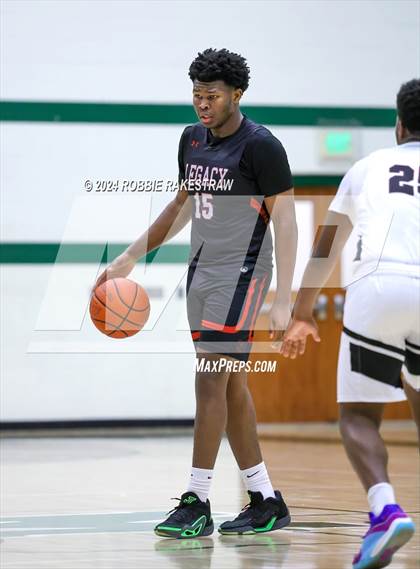 Thumbnail 3 in Wylie vs. Tyler Legacy (UIL 6A Regional Quarterfinal Playoffs) photogallery.
