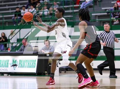 Thumbnail 3 in Wylie vs. Tyler Legacy (UIL 6A Regional Quarterfinal Playoffs) photogallery.