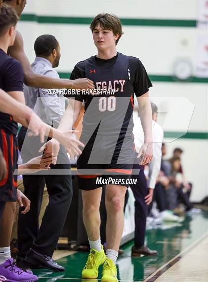 Thumbnail 2 in Wylie vs. Tyler Legacy (UIL 6A Regional Quarterfinal Playoffs) photogallery.