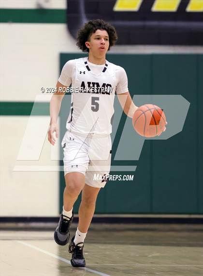 Thumbnail 2 in Wylie vs. Tyler Legacy (UIL 6A Regional Quarterfinal Playoffs) photogallery.