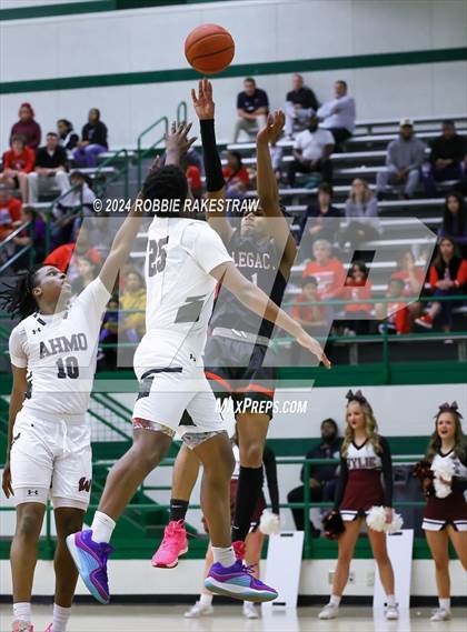 Thumbnail 2 in Wylie vs. Tyler Legacy (UIL 6A Regional Quarterfinal Playoffs) photogallery.