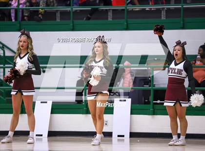 Thumbnail 2 in Wylie vs. Tyler Legacy (UIL 6A Regional Quarterfinal Playoffs) photogallery.