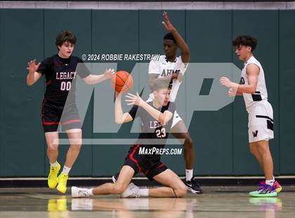 Thumbnail 2 in Wylie vs. Tyler Legacy (UIL 6A Regional Quarterfinal Playoffs) photogallery.