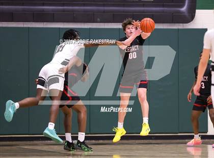 Thumbnail 3 in Wylie vs. Tyler Legacy (UIL 6A Regional Quarterfinal Playoffs) photogallery.