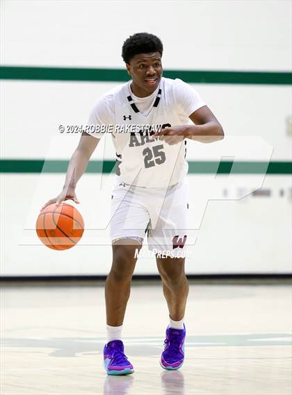 Thumbnail 3 in Wylie vs. Tyler Legacy (UIL 6A Regional Quarterfinal Playoffs) photogallery.