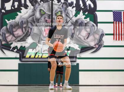 Thumbnail 2 in Wylie vs. Tyler Legacy (UIL 6A Regional Quarterfinal Playoffs) photogallery.