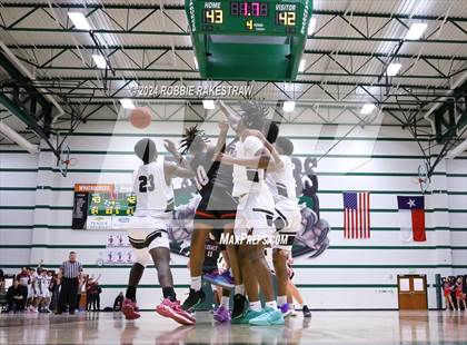 Thumbnail 3 in Wylie vs. Tyler Legacy (UIL 6A Regional Quarterfinal Playoffs) photogallery.