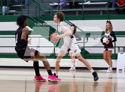 Thumbnail 1 in Wylie vs. Tyler Legacy (UIL 6A Regional Quarterfinal Playoffs) photogallery.