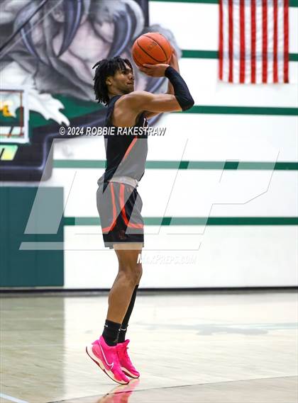 Thumbnail 1 in Wylie vs. Tyler Legacy (UIL 6A Regional Quarterfinal Playoffs) photogallery.