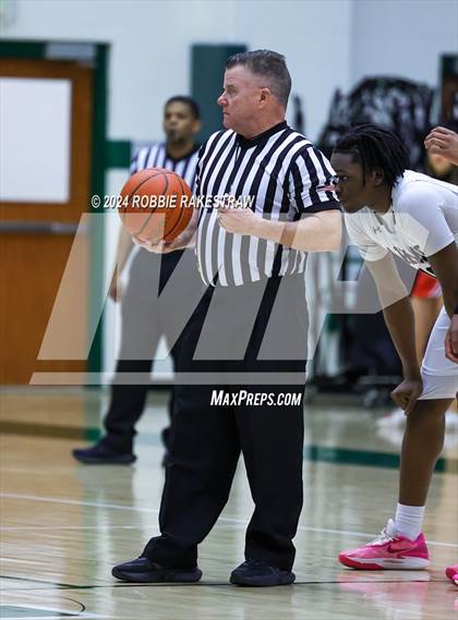 Thumbnail 2 in Wylie vs. Tyler Legacy (UIL 6A Regional Quarterfinal Playoffs) photogallery.