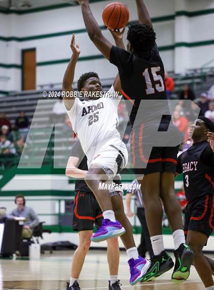 Thumbnail 1 in Wylie vs. Tyler Legacy (UIL 6A Regional Quarterfinal Playoffs) photogallery.