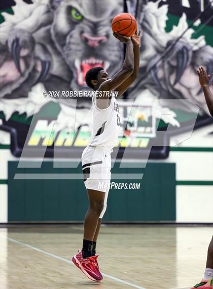 Thumbnail 1 in Wylie vs. Tyler Legacy (UIL 6A Regional Quarterfinal Playoffs) photogallery.