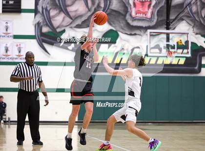 Thumbnail 2 in Wylie vs. Tyler Legacy (UIL 6A Regional Quarterfinal Playoffs) photogallery.
